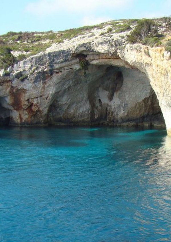 Modra Spilja - Blue cave 