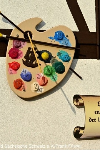 Führung auf dem Sonnenuhrenweg in Krippen