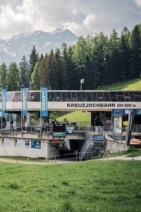 Cable car tour Kreuzjochbahn Schlick 2000