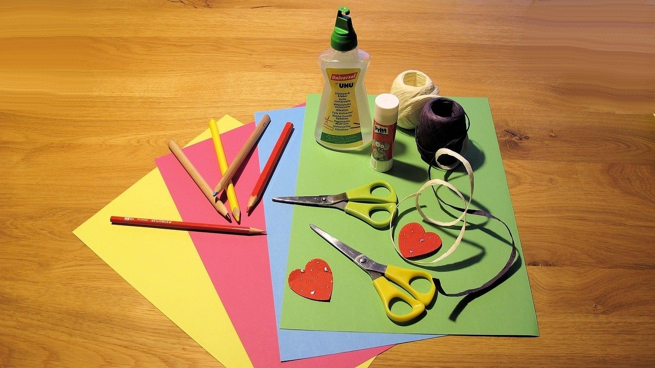 Creative craft time for teens ✂️🎨

