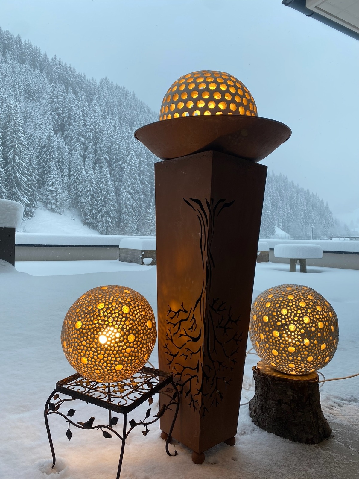 Advent and farmers' market in the Alpine village Anno Dazumal