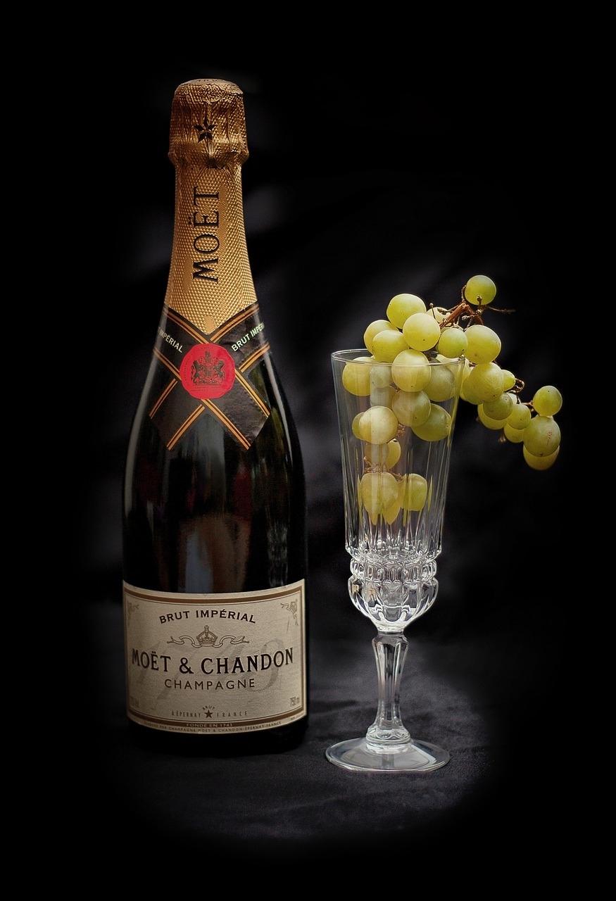 Champagner & Erdbeeren – prickelnder Genuss im Hotel Corsten