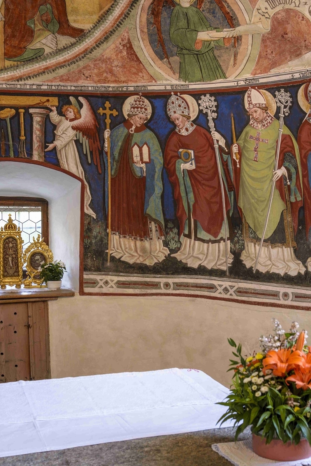 Thursday: Frescoes, chapels and stories. History of Taisten.