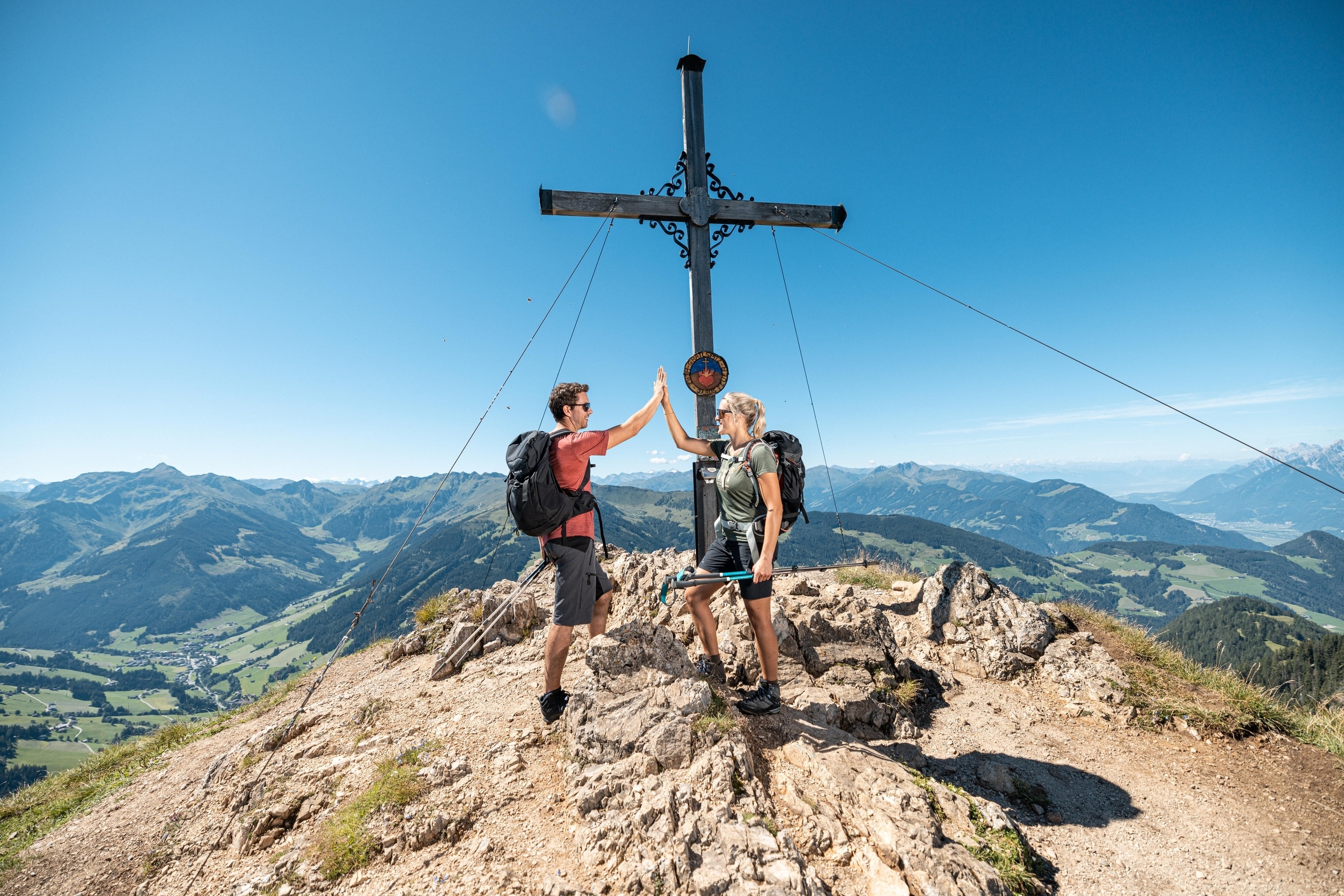 Gipfelglück mit unserer Bergexpertin Karin: Mittel-Schwere Bergtour für Entdecker
