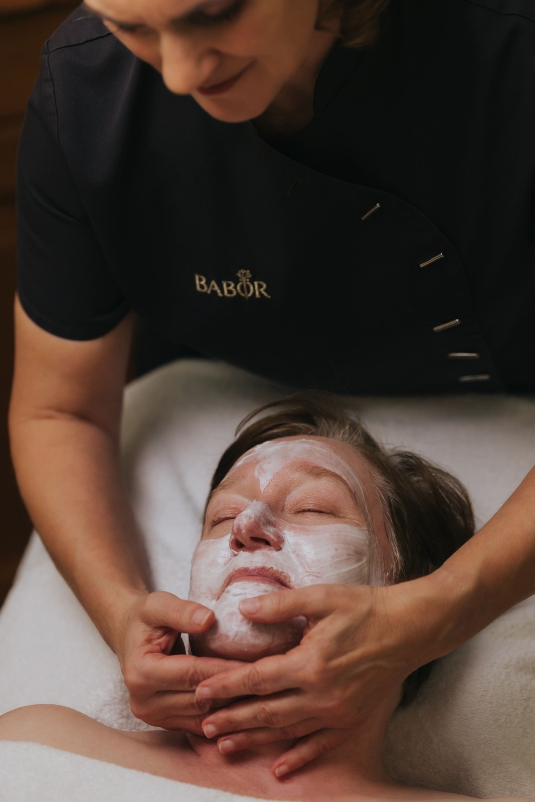 Anti-aging facial treatment