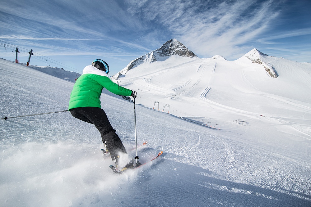 NEW! Early Bird Skiing up to 3200m with Thomas