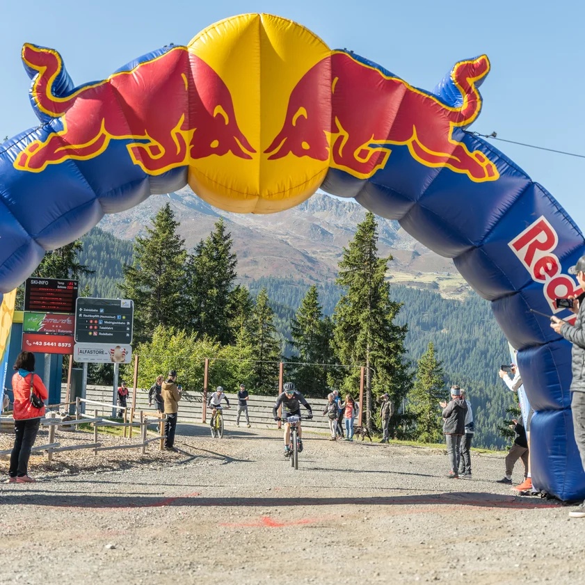 Double action: Wanderbird Trophy & Geigerman