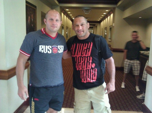 Dan Henderson pensa che Fedor è pericoloso anche se fosse fuori forma. 9