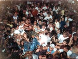 Dana White poga e Shaun White fa il 360 con Tony Hawk ! 2