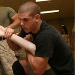 Gli amici di Joe Lauzon esultano 2