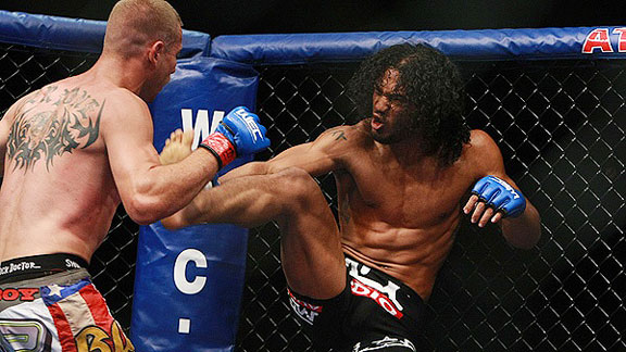 Benson Henderson vs Frankie Edgar per il titolo UFC dei pesi leggeri 2