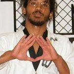 Benson va in Korea e insegna Taekwondo ai Bambini 16