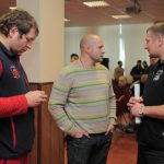 Cosa può succedere se Fedor Emelianenko indossa il Glorioso Maglione della Vittoria Assoluta? 19