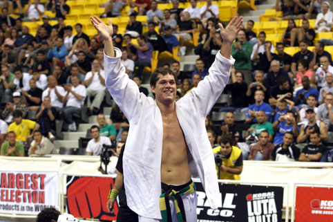 Roger Gracie vs Keith Jardine 4