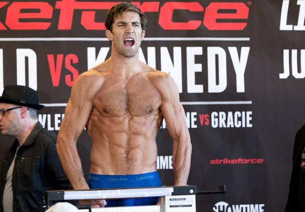 Rockhold attacca Vitor 1