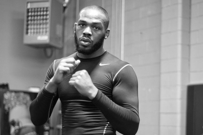 l UFC toglie la cintura a Jon Jones e lo sospende 6