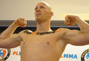 adam-wieczorek-waga-plmma61-600