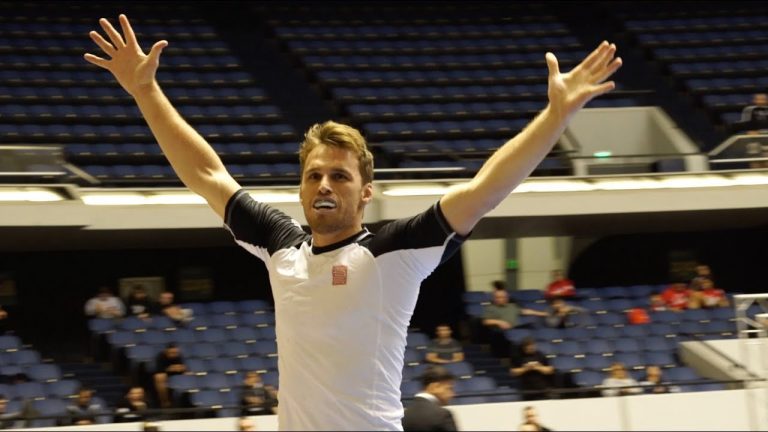 La Pretzel-plata di Clark Gracie 22