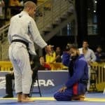 CAOS MUNDIAL: LA STRETTA DI MANO DI MALFACINE E LE PROVOCAZIONI DI BUCHECHA 9