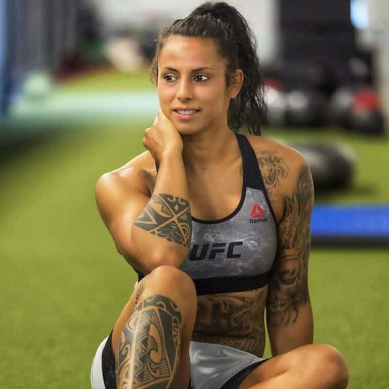 Mara Romero Borella vs Courtney Casey all'evento del 16 Maggio 7