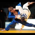 Agonista di Judo e insegnante di BJJ disarma e immobilizza un rapinatore 34