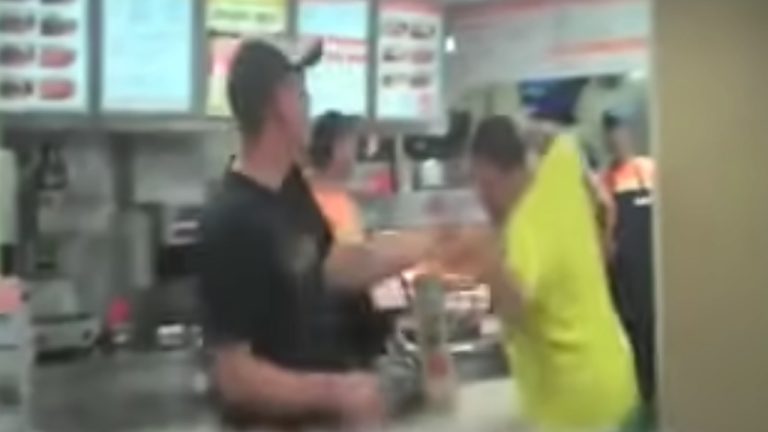 Vuole un Cheeseburger, si prende una kimura 1