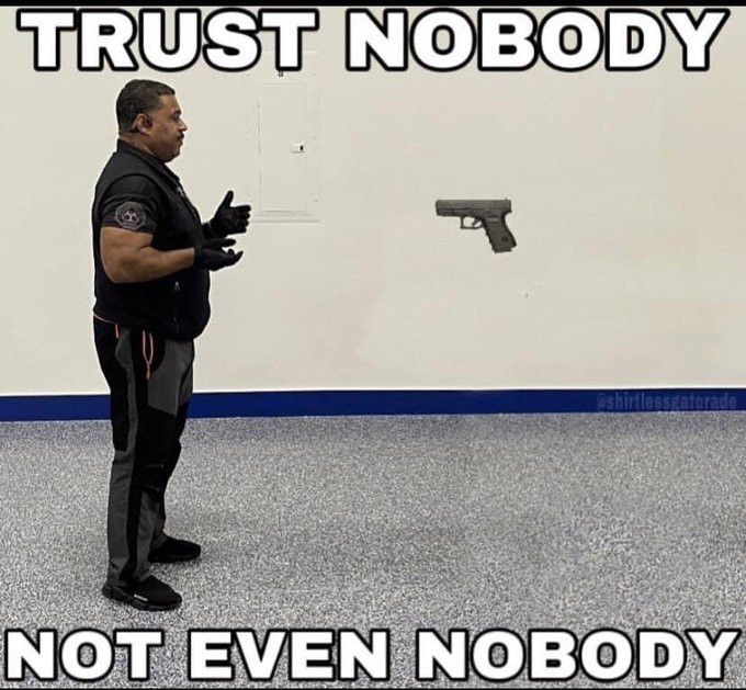 Maestri 5 dan di Krav Magia Be like: 16