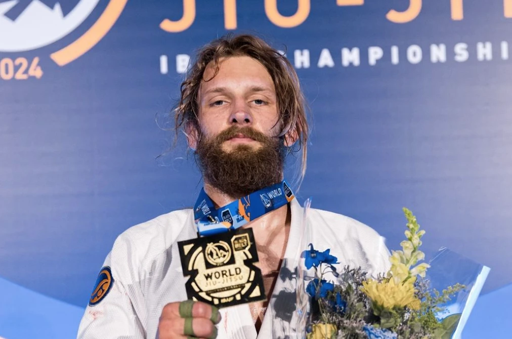 Adam Wardzinski - con la sua medaglia d'oro al mundial 2024 ibjjf