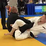 Demetrious Johnson se la gufa da solo 21