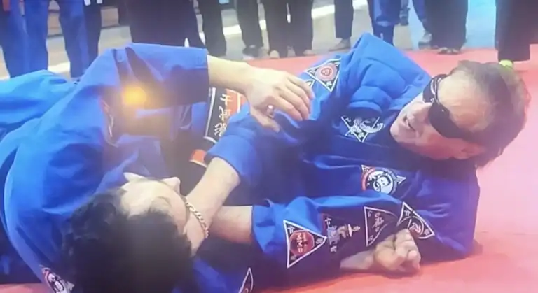 Frank Dux contro 7 cinture nere 1