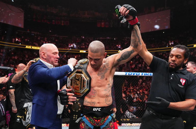 Dana White crede che Alex Pereira potrebbe strappare lo status di GOAT a Jon Jones ad UFC White House. 1