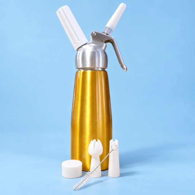ONYXO ONYXO RVS slagroomspuit 500 ml – Goud – inclusief 3 spuitmondjes en reinigingsborstel