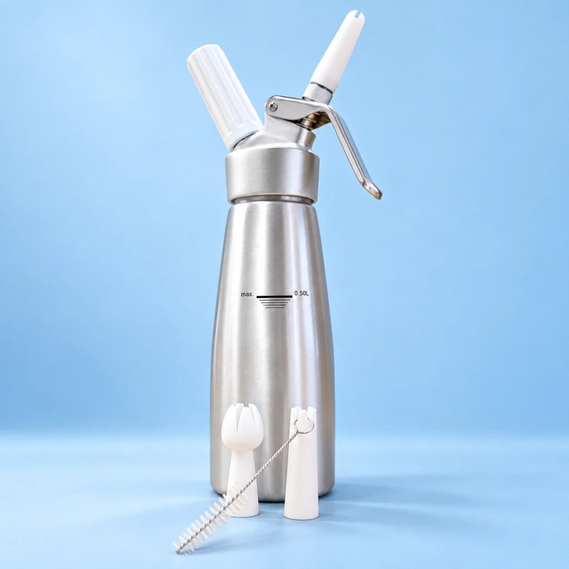 ONYXO ONYXO RVS slagroomspuit 500 ml – Zilver – inclusief 3 spuitmondjes en reinigingsborstel