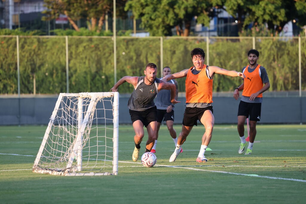 Alanyaspor, Rizespor ile oynayacağı maç için antrenmanlara başladı