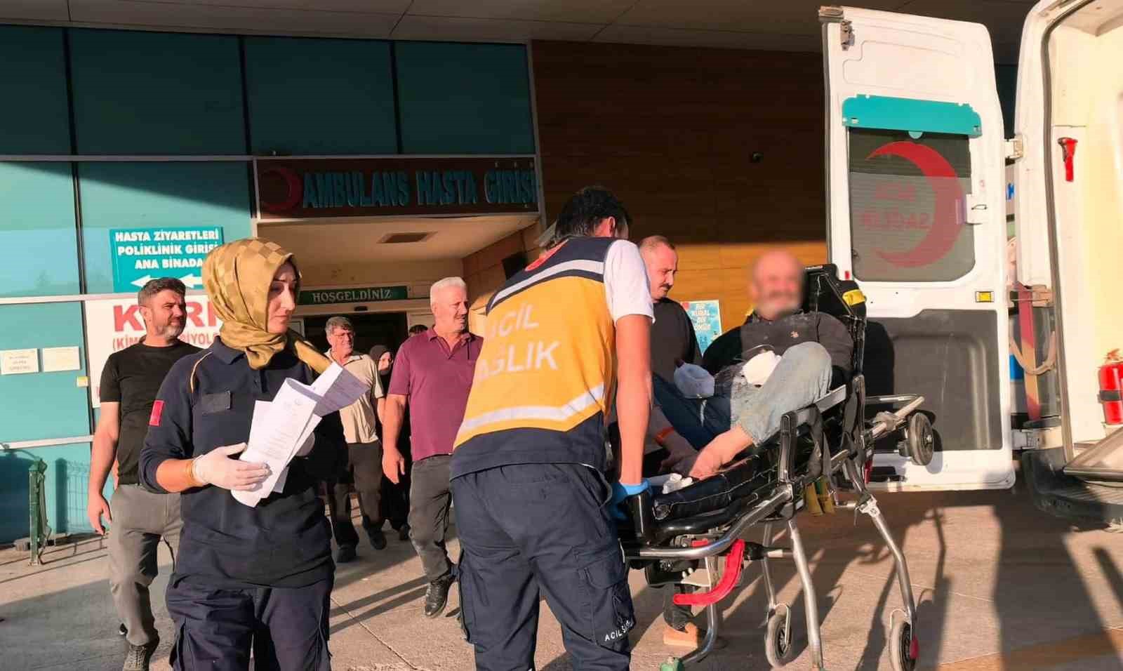 Ellerini zincire sıkıştıran adamın 6 parmağı koptu