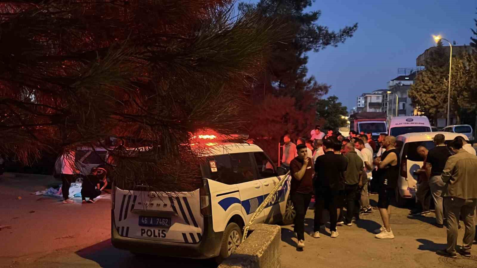 Önce karısını öldürdü, ardından intihar etti