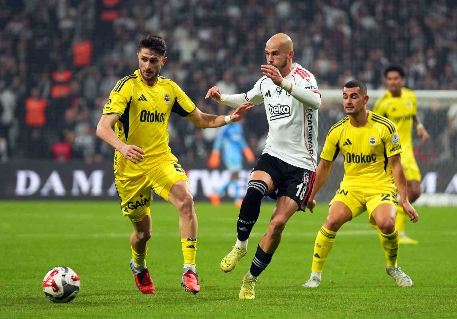 Fenerbahçe, Beşiktaş derbisinde zafer peşinde koşuyor