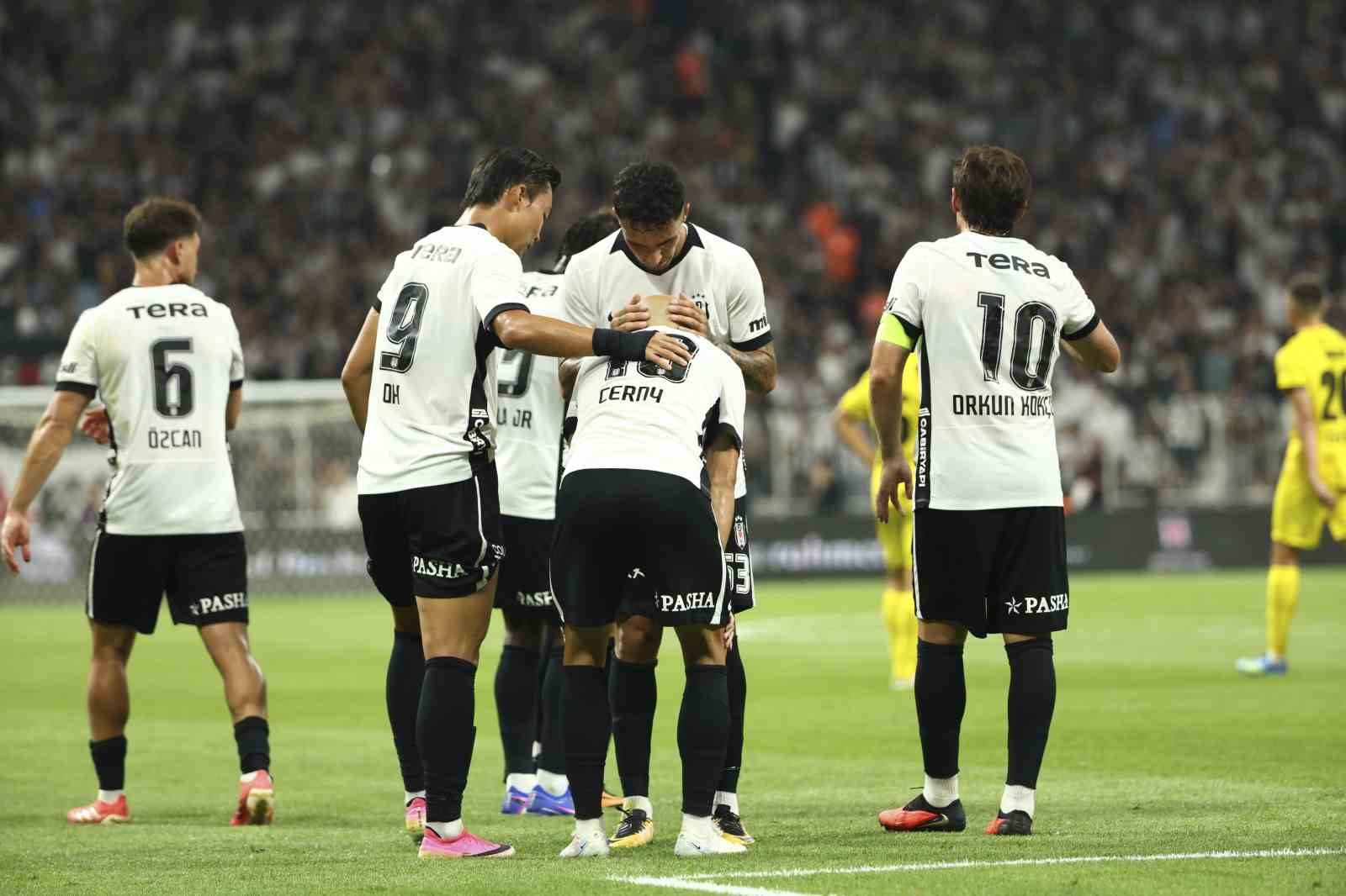 Beşiktaş, Fenerbahçe ile Sezonun İlk Derbisinde Karşılaşacak