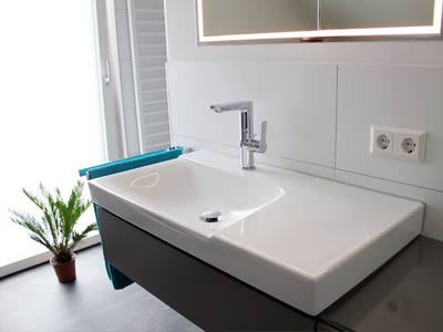  - Der Fachbetrieb für Ihr Wunschbad Bosch, Bosch Partner, Bosch Premium Partner, Bosch Haustechnik, Thüringer, Thüringer Bauflaschnerei, Neuffen-Kappishäusern, Reutlingen, Bauflaschnerei, Flaschnerei, Heizung, Gas, Gasheizung, Sanitär, Sanitärtechnik, Bad, Bäder, Wasser, Rohr, Heizungstausch, Solar, Erneuerbare Energien, Wärmepumpe, Dach, Dacharbeiten