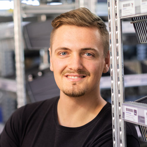 Robin Wickhüller Bosch, Bosch Partner, Bosch Haustechnik, JOWI Haustechnik, JOWI, Joachim Wickhüller, Wickhüller, Elmstein, Heizung, Gas, Gasheizung, Sanitär, Sanitärtechnik, Bad, Bäder, barrierefrei, Wasser, Rohr, Heizungstausch, Solar, Erneuerbare Energien, Wärmepumpe, Pellets, Festbrennstoffe, Biomasse, Klempner, Installateure, Heizungsbauer, Rohrreinigung