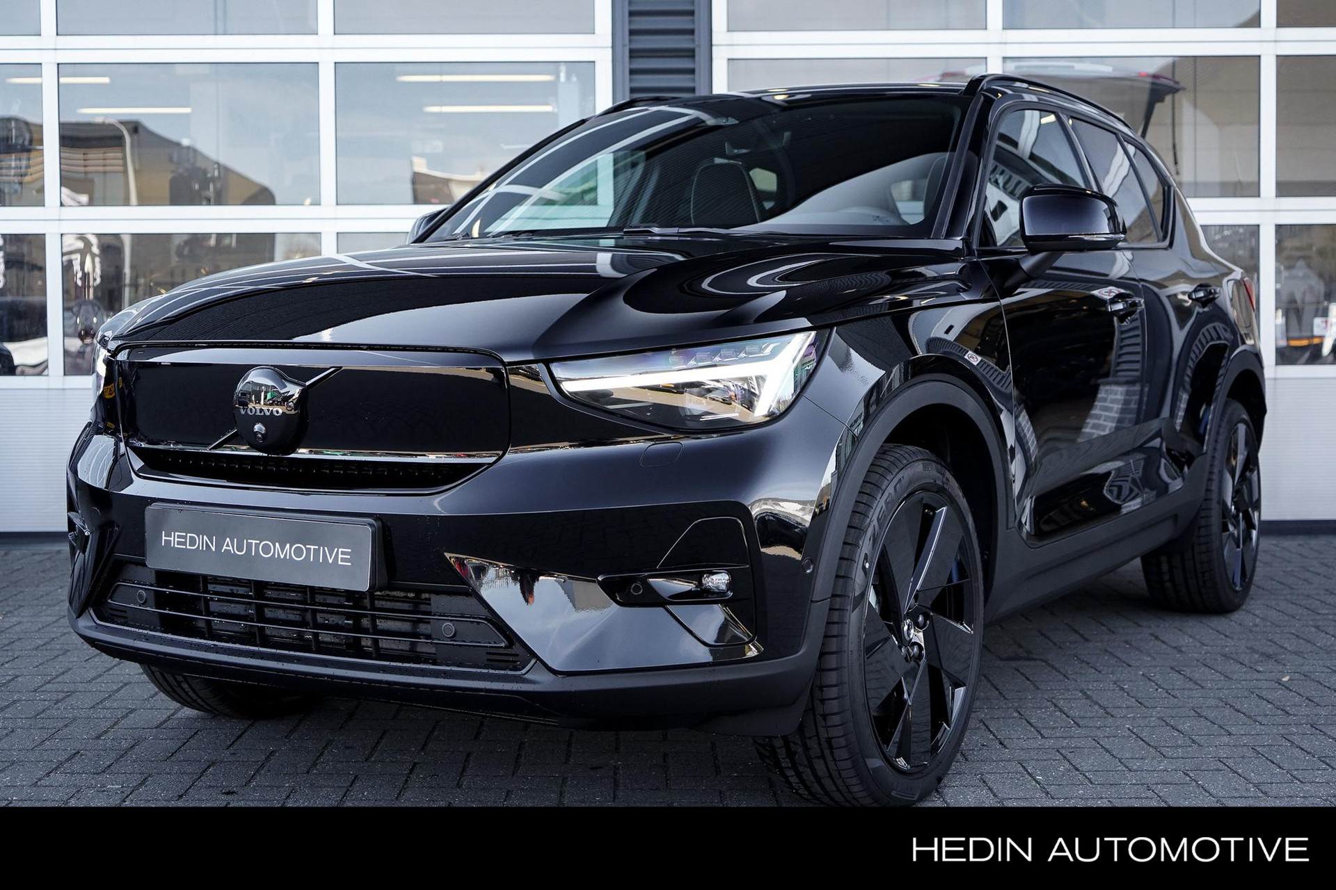 Volvo EX40 Single Motor Extended Range Plus Black Ed. 82 kWh