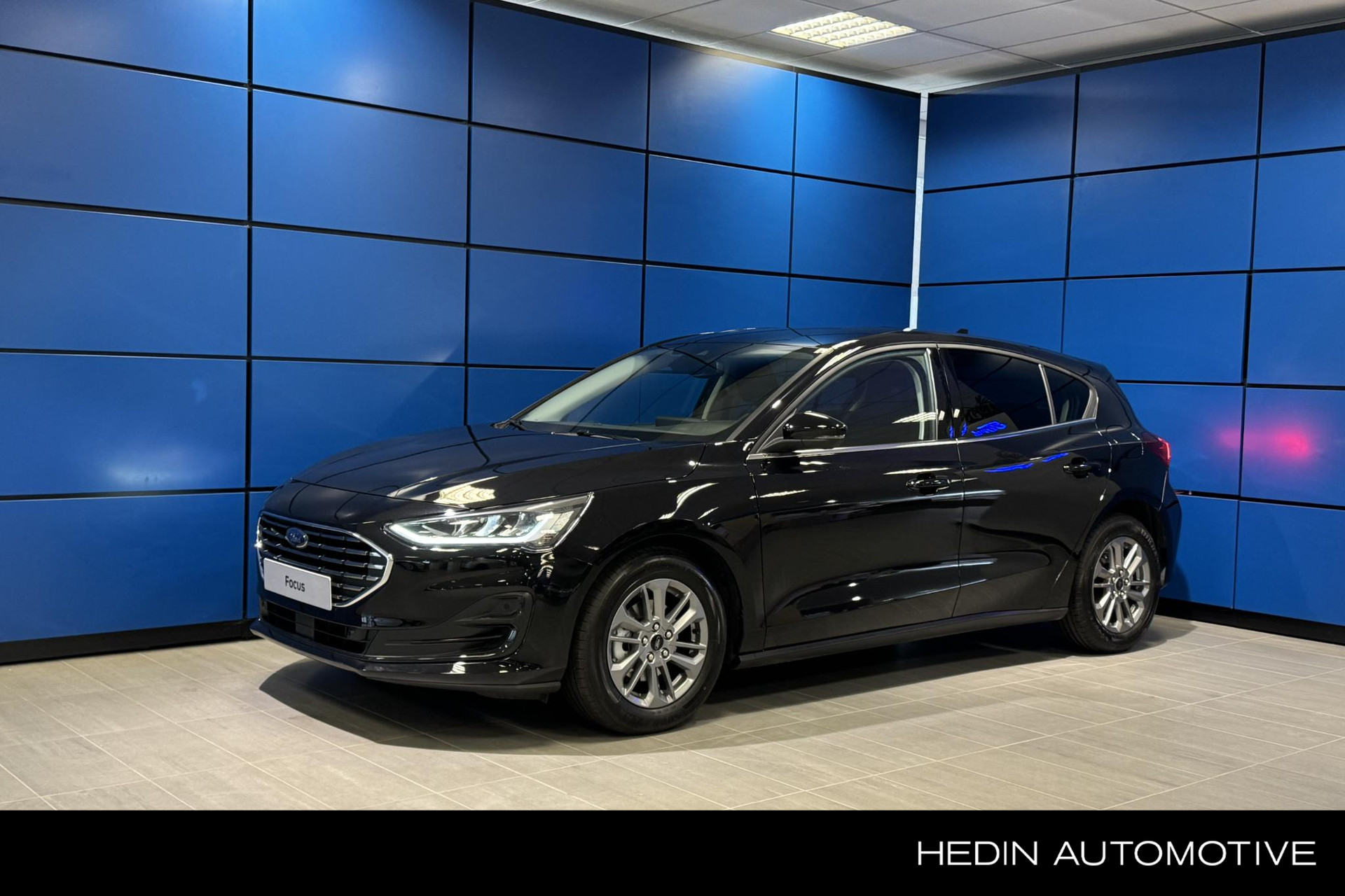Ford Focus 1.0 EcoBoost Hybrid Titanium €7695,- voordeel! Privacy glas, climate control, Ap