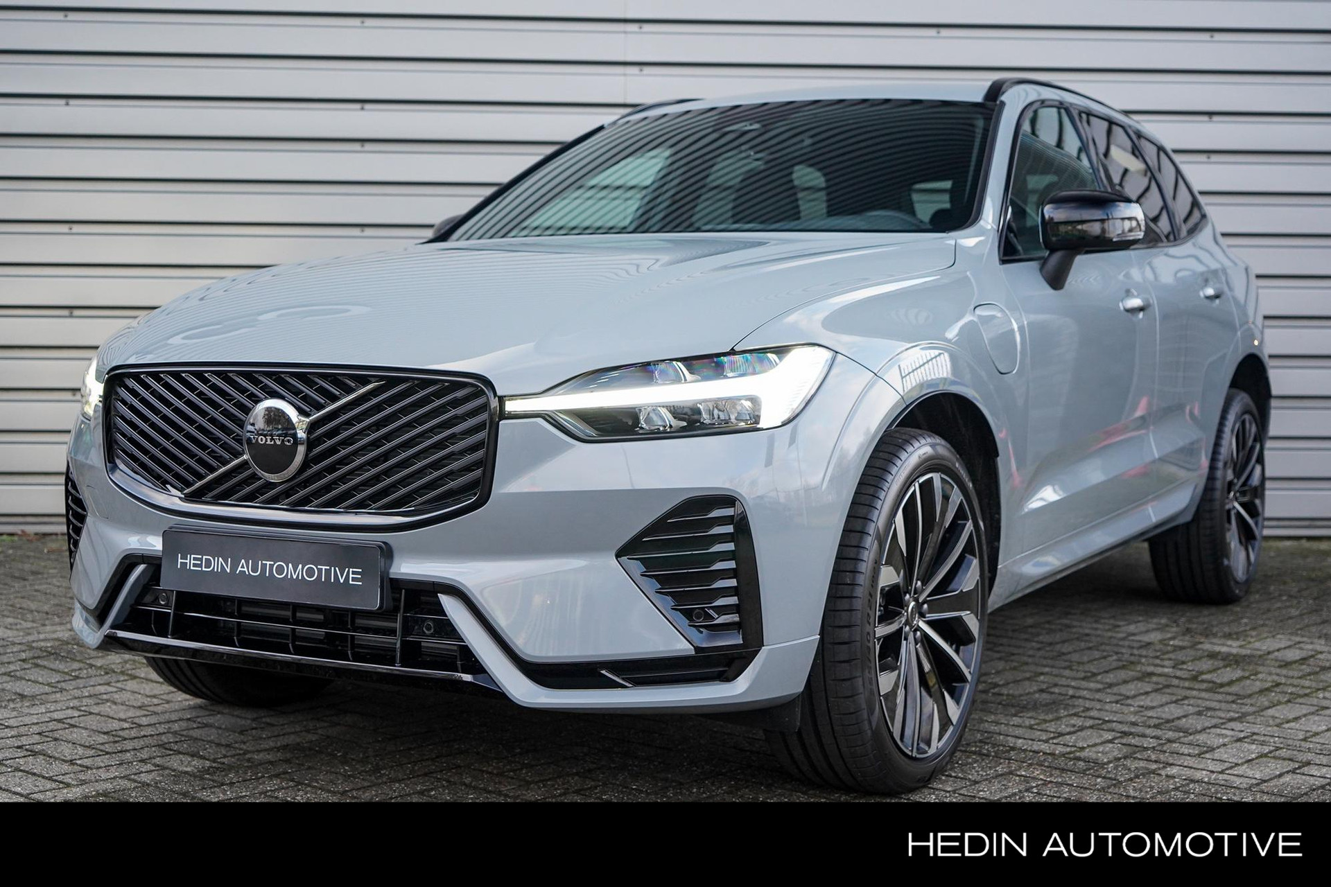 Volvo XC60 2.0 T6 Plug-in hybrid AWD Plus Dark