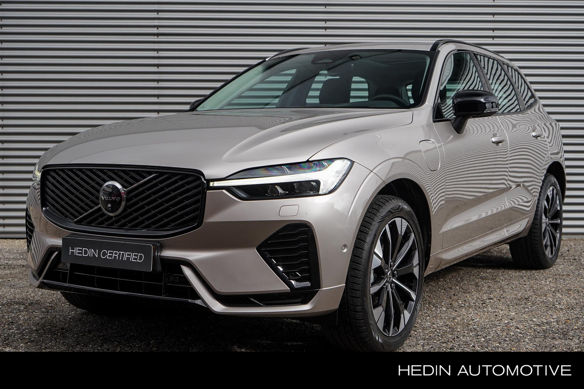 Volvo XC60 T6 Plug-in hybrid AWD Ultra Dark