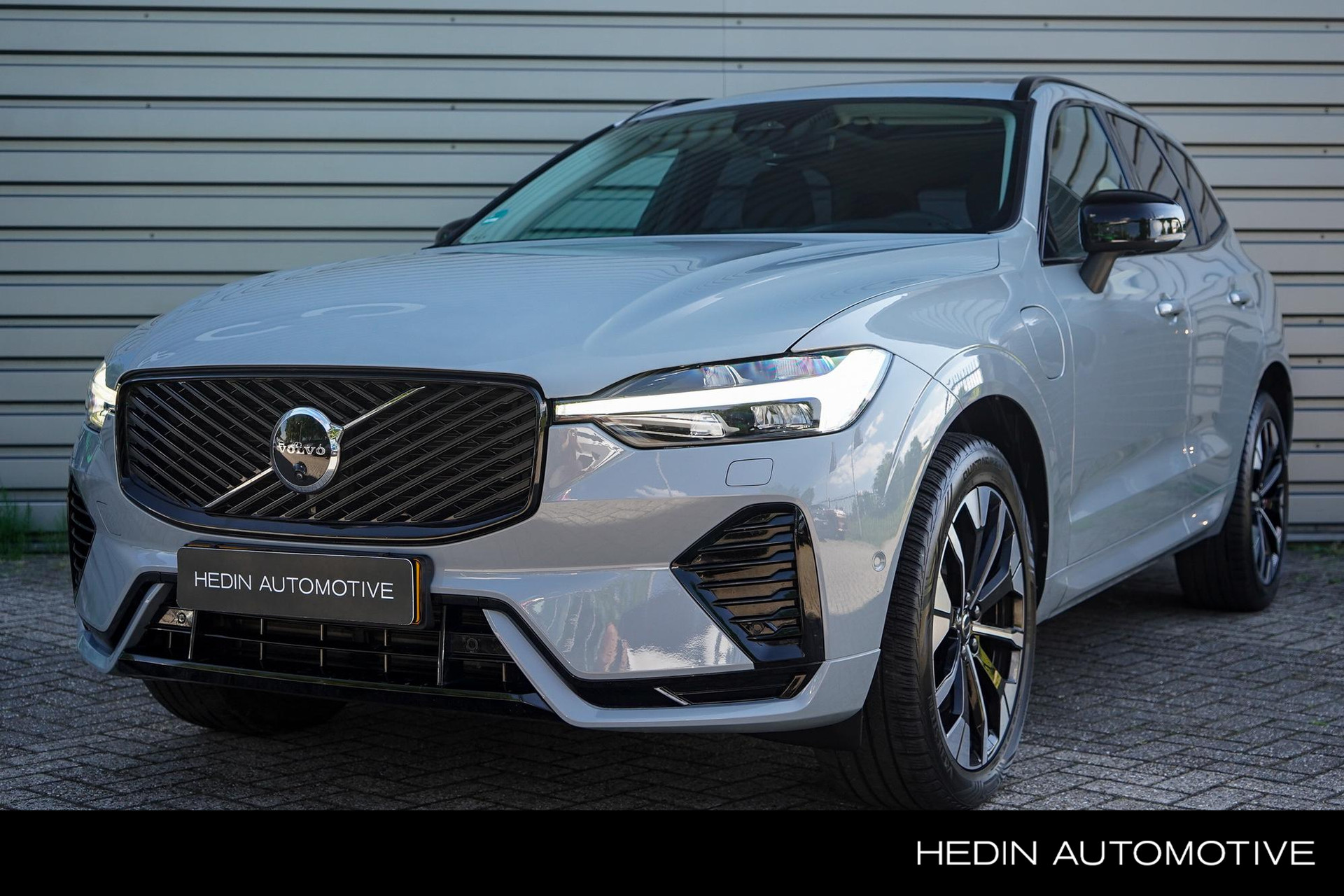 Volvo XC60 2.0 T6 Plug-in hybrid AWD Ultra Dark
