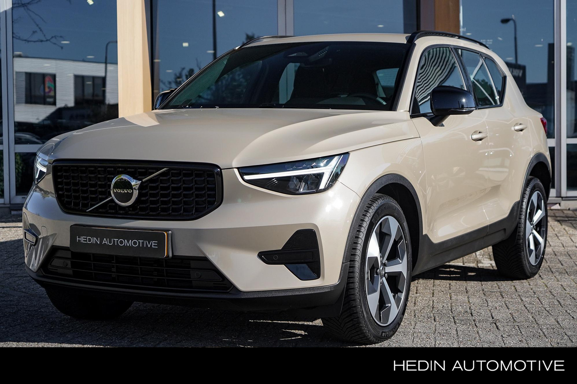 Volvo XC40 2.0 B4 Plus Dark