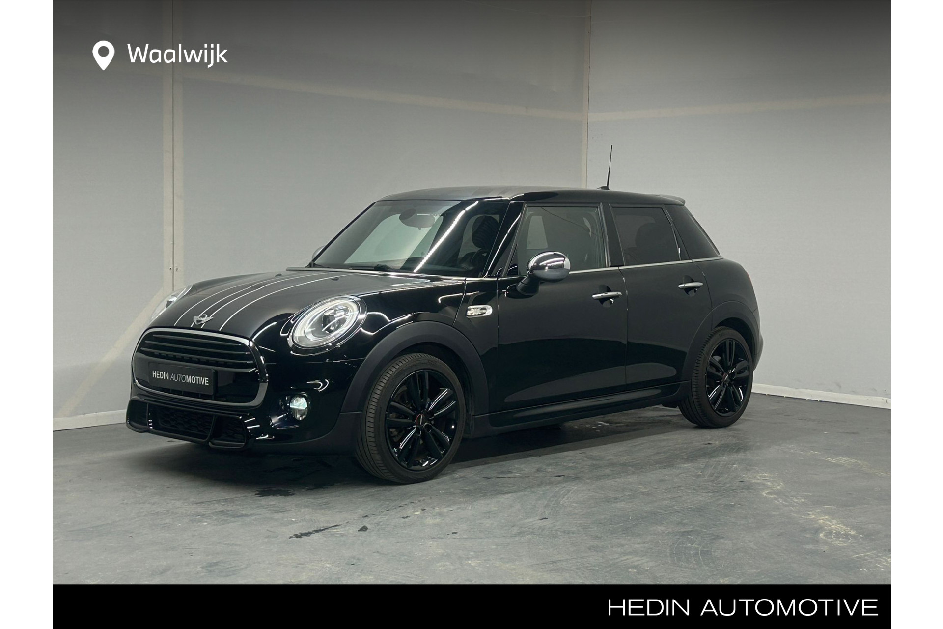 Mini 5-Deurs 1.5 Cooper Serious Business 5 Deurs
