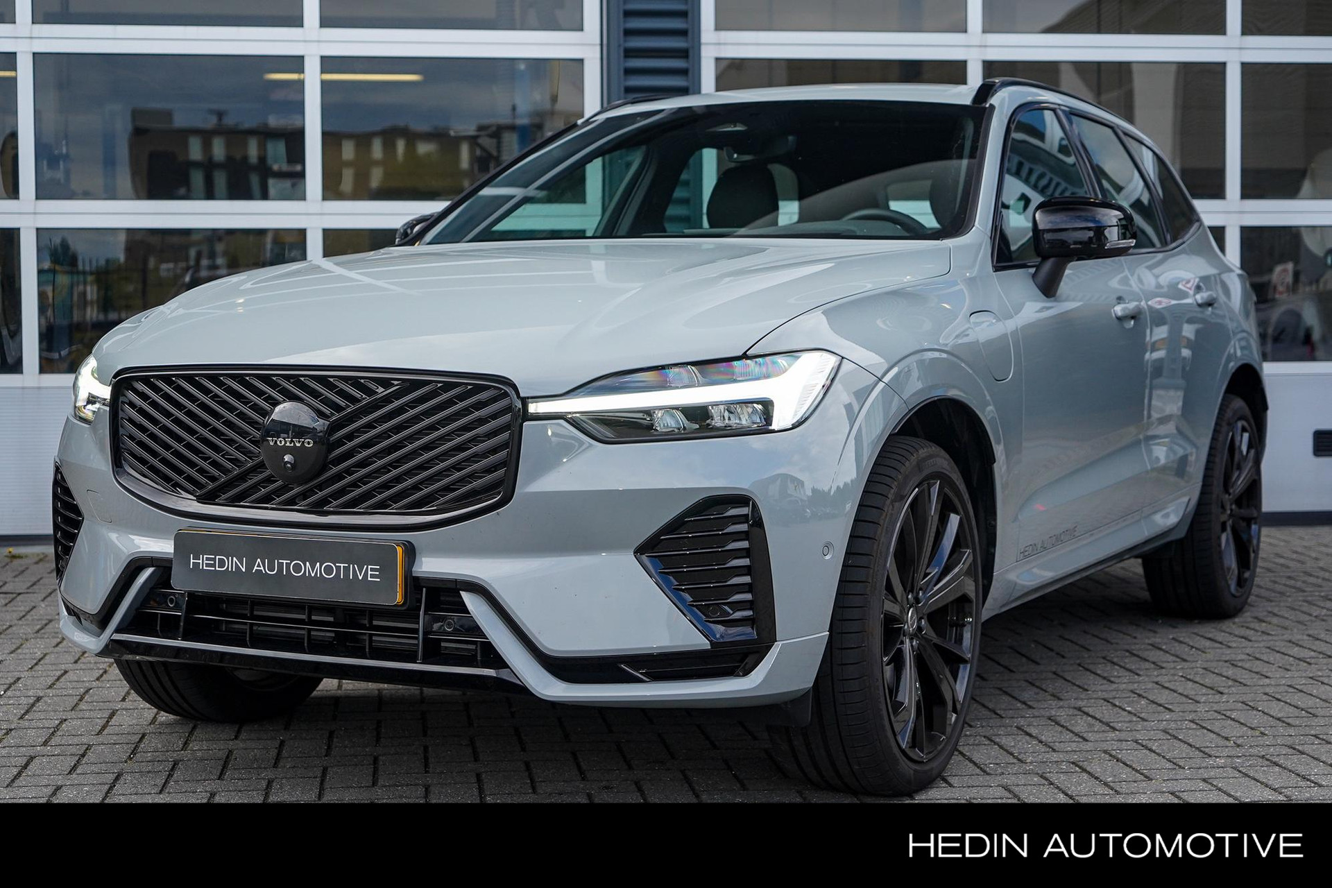 Volvo XC60 2.0 T6 Plug-in hybrid AWD Plus Black Edition