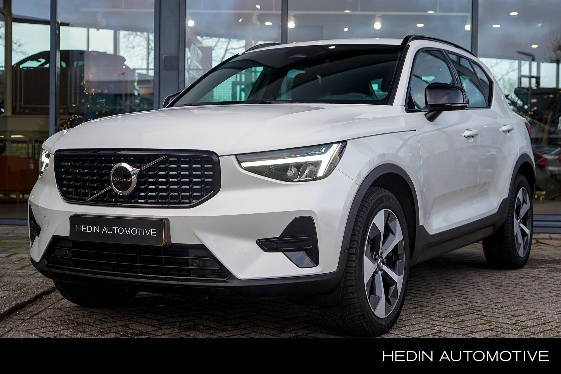 Volvo XC40 2.0 B4 Plus Dark