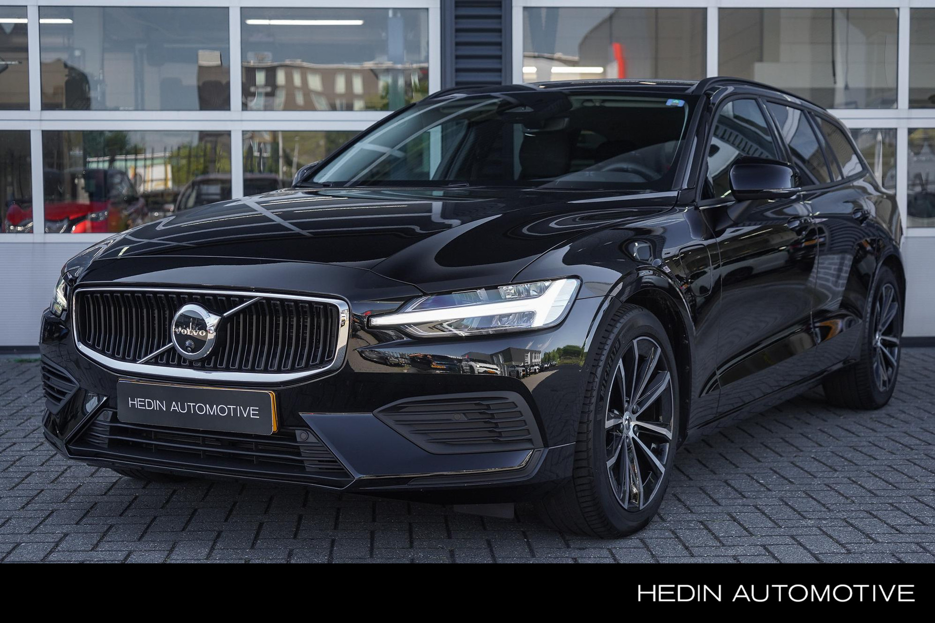 Volvo V60 2.0 T6 Plug-in hybrid AWD Core Bright